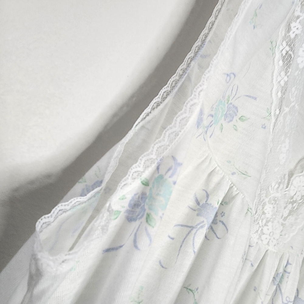 Vintage Granny Nighty Baby Blue Floral White Lace Trim Nightgown - Picture 2 of 6